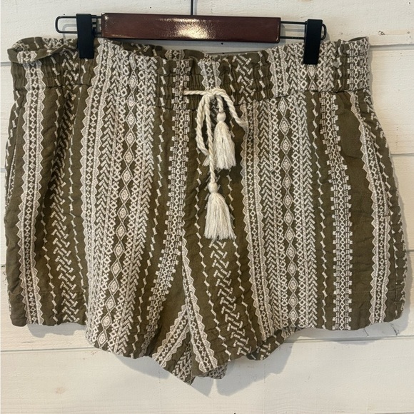 House of Harlow 1960 x Revolve linen embroidered shorts size large . Never worn - Picture 4 of 9